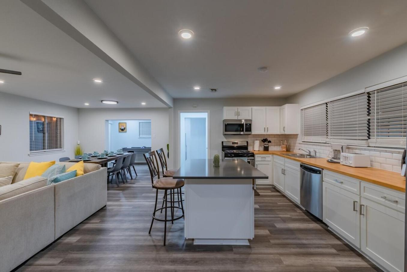 Luxurious Home With Hot Tub & Tree Deck By 6Flags San Antonio Ngoại thất bức ảnh